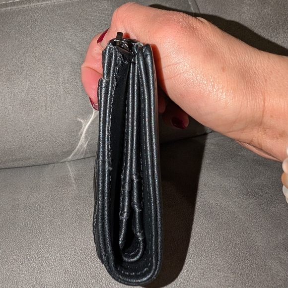 Steve Madden Compact Wallet. - Picture 4 of 6